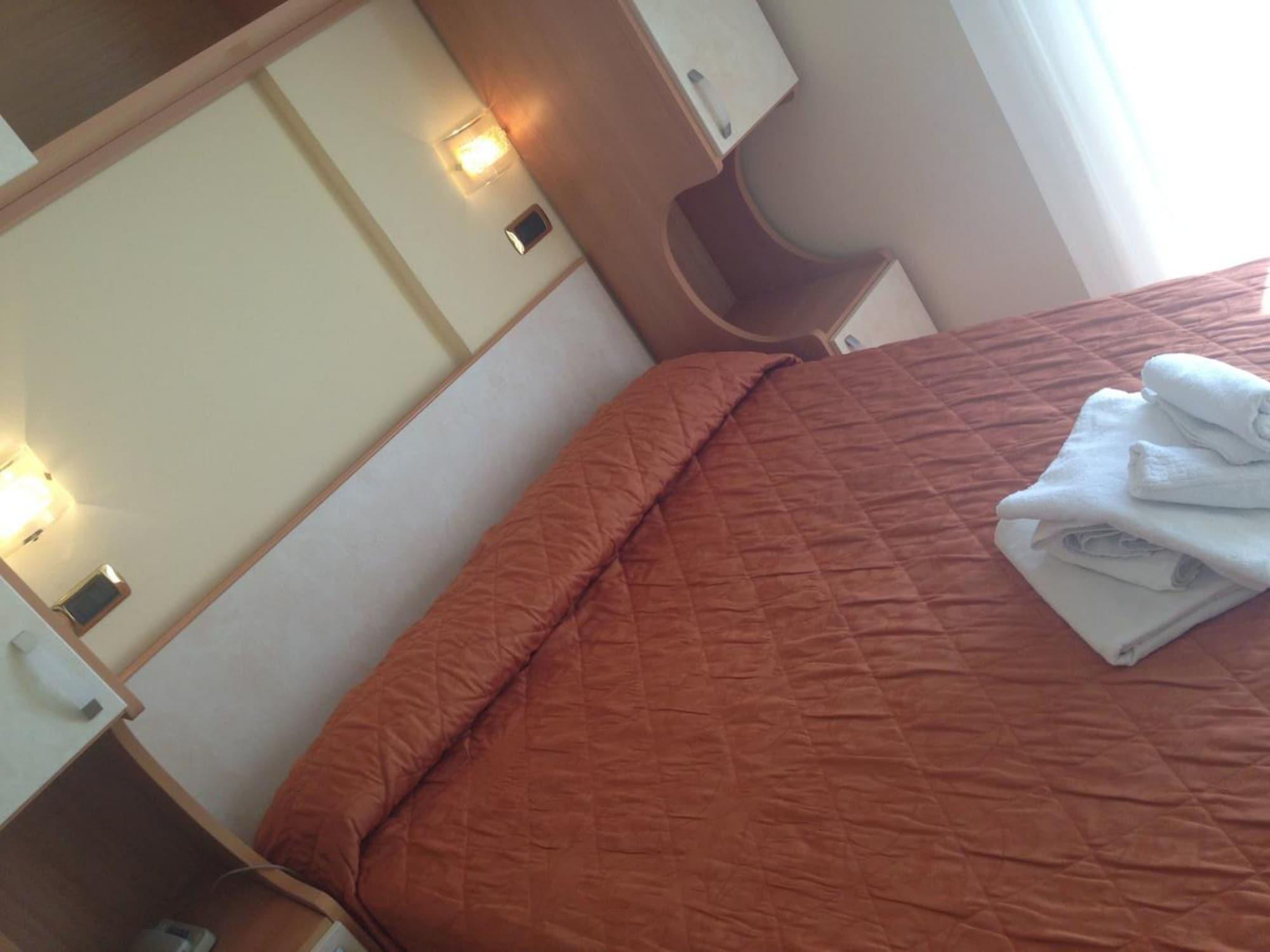 Hotel Elisir リミニ エクステリア 写真